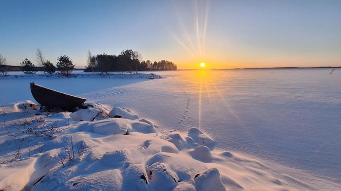 Selkeällä säällä pakkanen kiristyy.