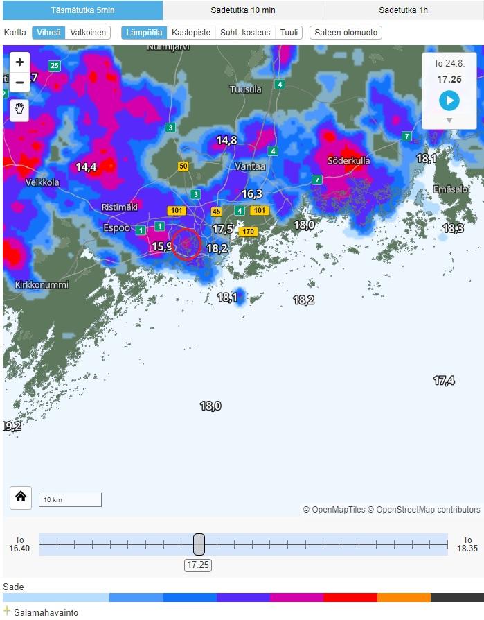 Mahdollinen suppilopilvi- tai vesipatsashavainto on tehty läntisessä Helsingissä klo 17 jälkeen (punaisen ympyrän sisällä).