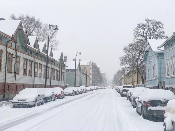 Takatalvi yllätti Turun maanantaiaamuna.