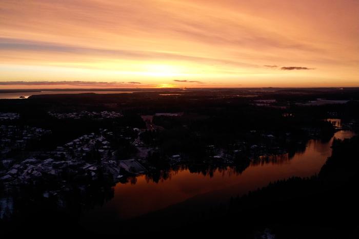 Auringonnousu pakkasaamuna Ylöjärvellä