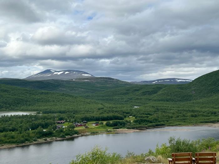 Epävakaisena päivänä pilvet voivat ajoittain lauttautua peittämään jopa koko taivaan.