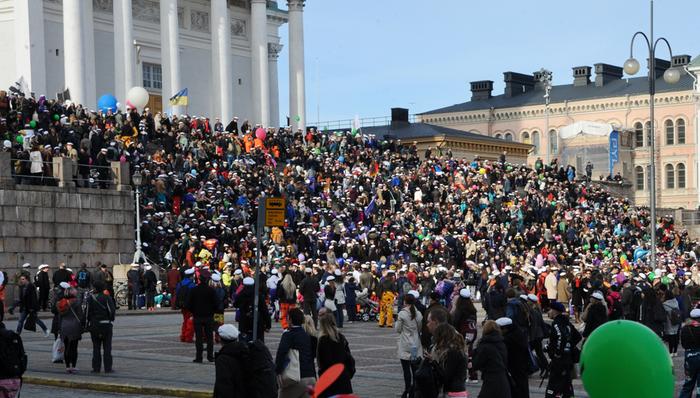 Vapunviettäjiä Helsingissä Vapunviettäjiä Helsingissä.