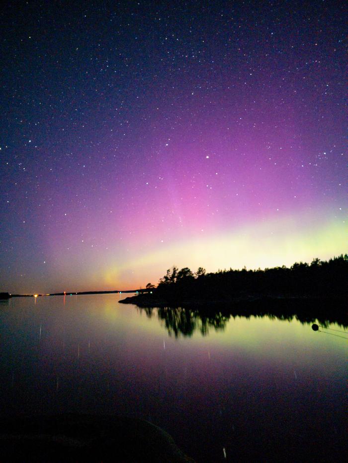 Vappuyön revontulia.