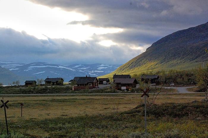 Yötön yö Kilpisjärvellä juhannuksen aikoihin.
